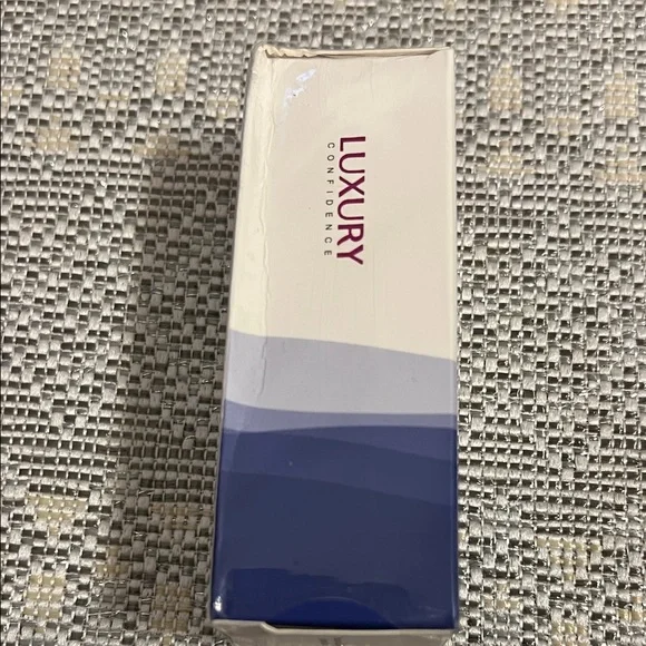 Ocean Cream - Elegant Blue Moisturizer - Picture 3 of 3